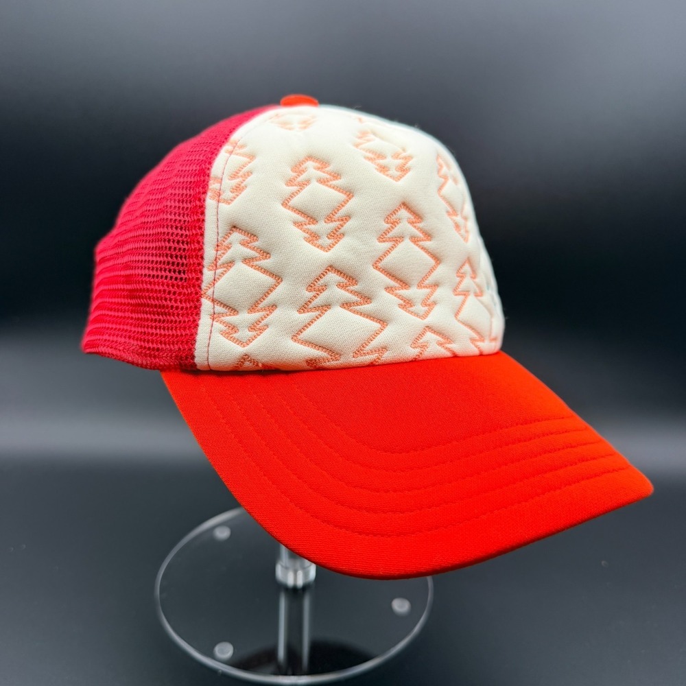 The North Face Trucker Cap Womens One Size Red Cream Mesh Pine Tree Snapback Hat